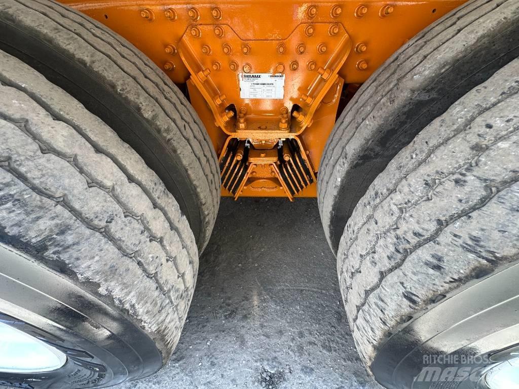 Autocar WX64 Комби / вакуум камиони
