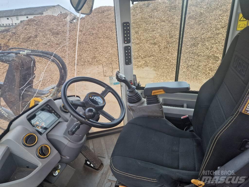 JCB 427 HT Колесни товарачи