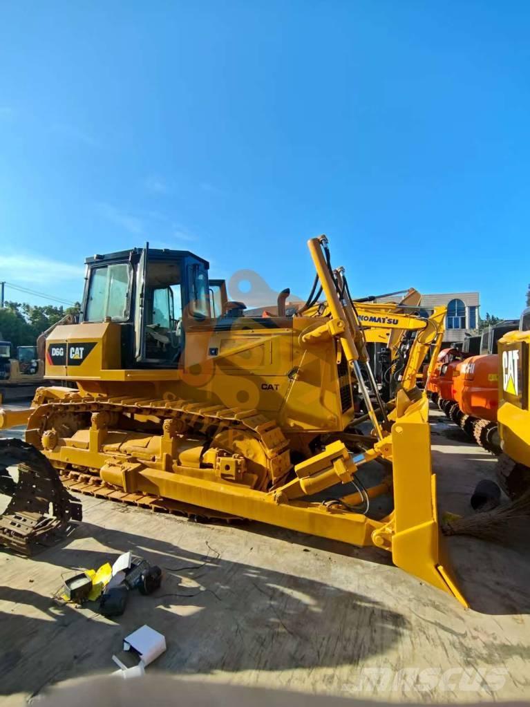 CAT D6G Верижни булдозери
