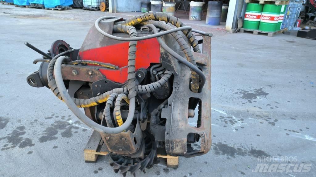 Komatsu 350 Харвестери