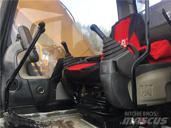 CAT 320 D Верижен екскаватор