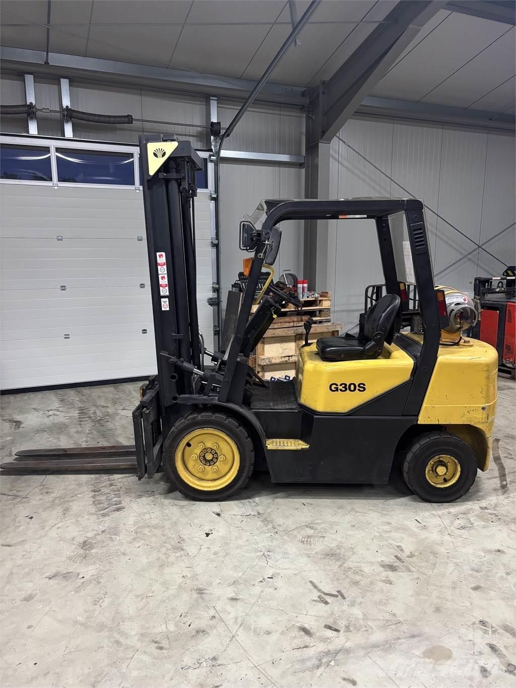 Doosan G30 Камиони с АГУ