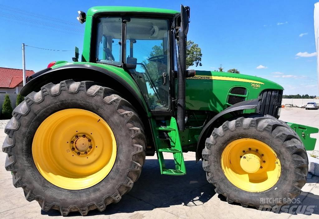 John Deere 7530 Трактори