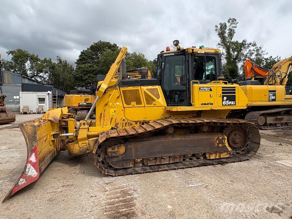 Komatsu D65PXI-18 Верижни булдозери
