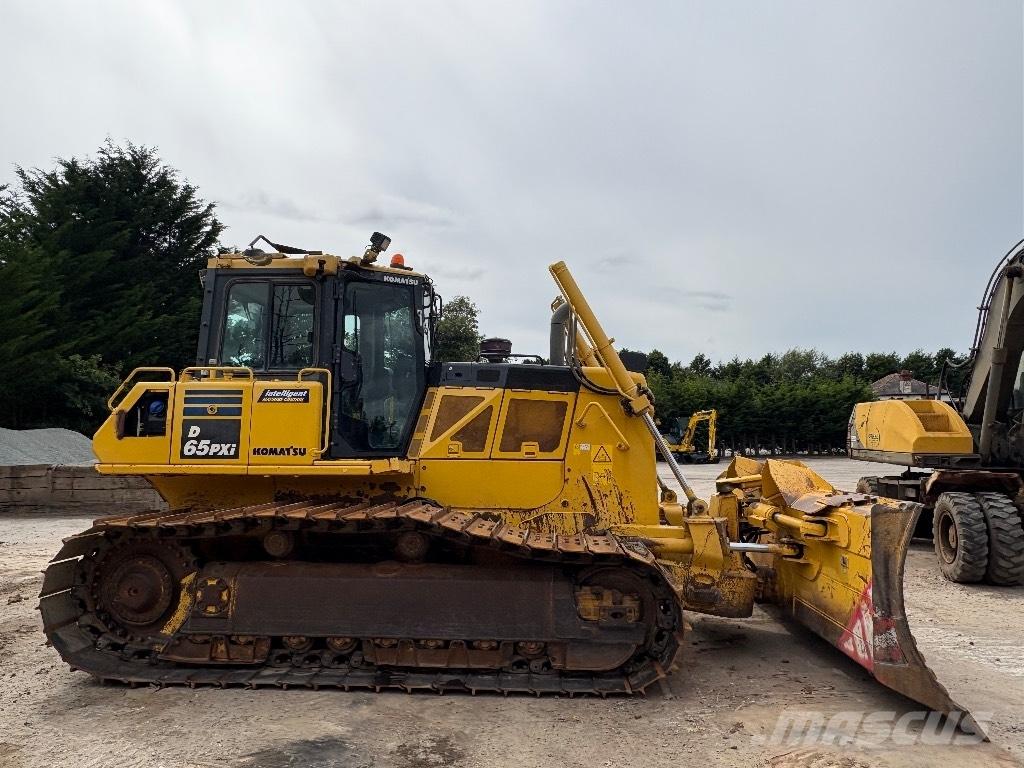 Komatsu D65PXI-18 Верижни булдозери
