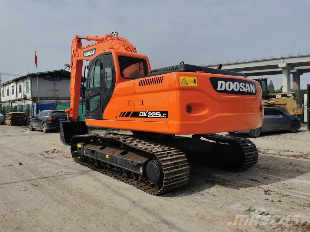 Doosan DX 225 LC Мини екскаватори < 7 т
