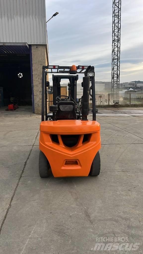 Doosan D 30 G Дизелови камиони