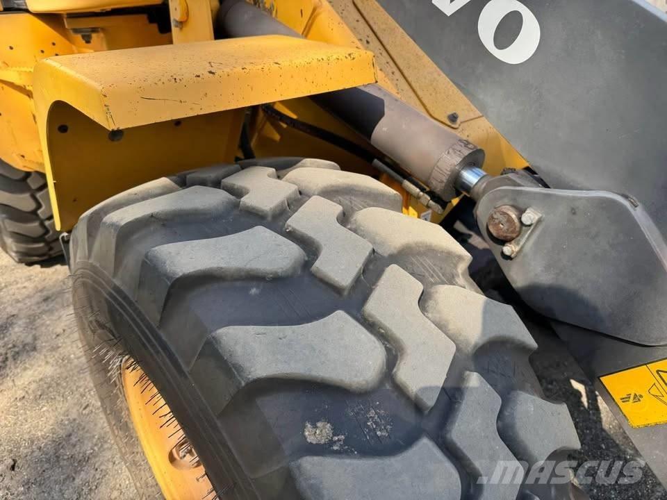 Volvo L 30 G Колесни товарачи