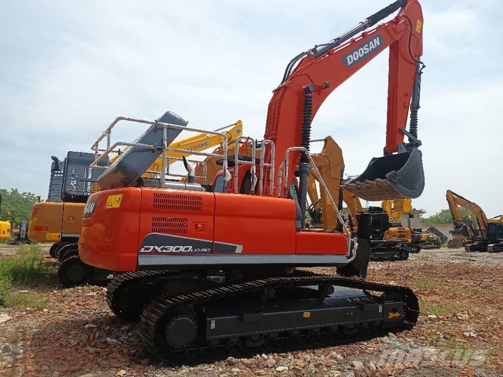 Doosan DX 300 Верижен екскаватор