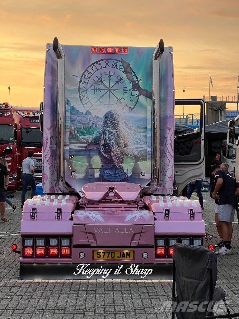 Hino 700 Камиони с кран с кука