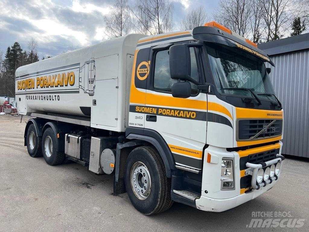 Volvo FM9 Комби / вакуум камиони

