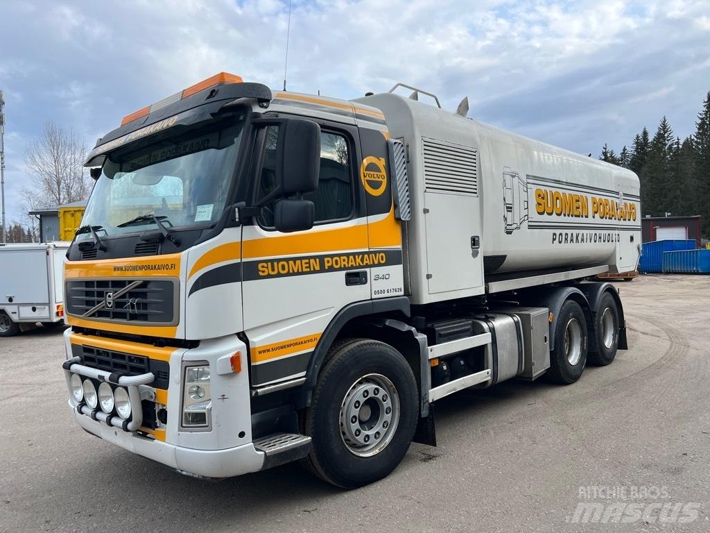 Volvo FM9 Комби / вакуум камиони
