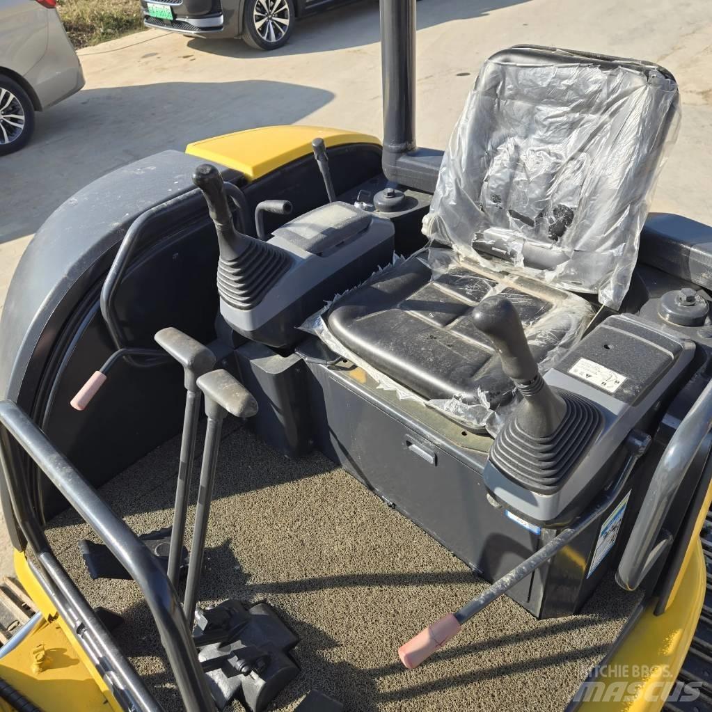 Komatsu PC 35 Мини екскаватори < 7 т