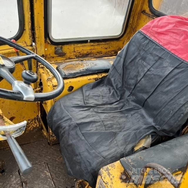 CAT 910 Колесни товарачи