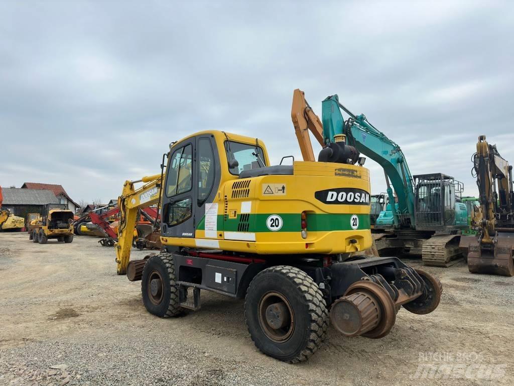 Doosan DX 160 WR Колесни екскаватори