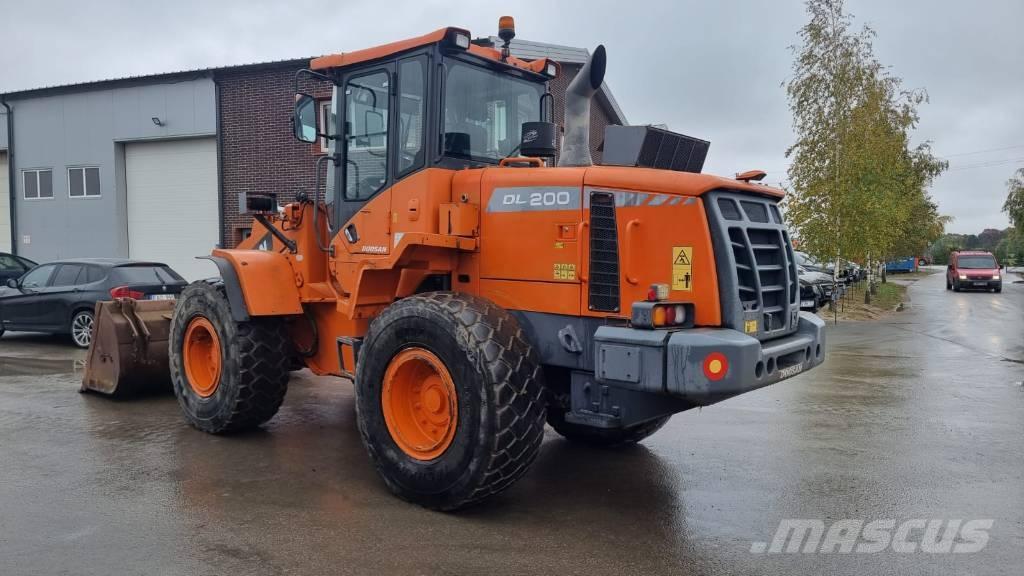 Doosan DL 200-3 Колесни товарачи