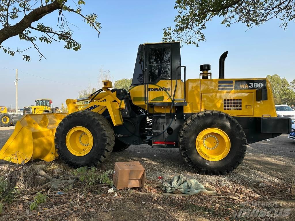 Komatsu WA 380 Колесни товарачи