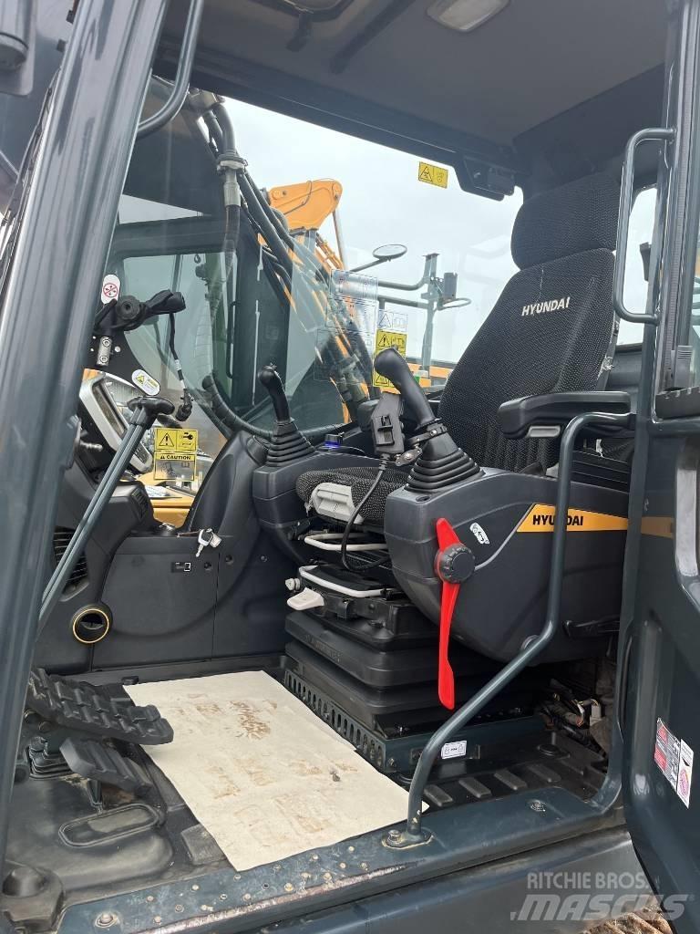 Hyundai HX 220 Верижен екскаватор