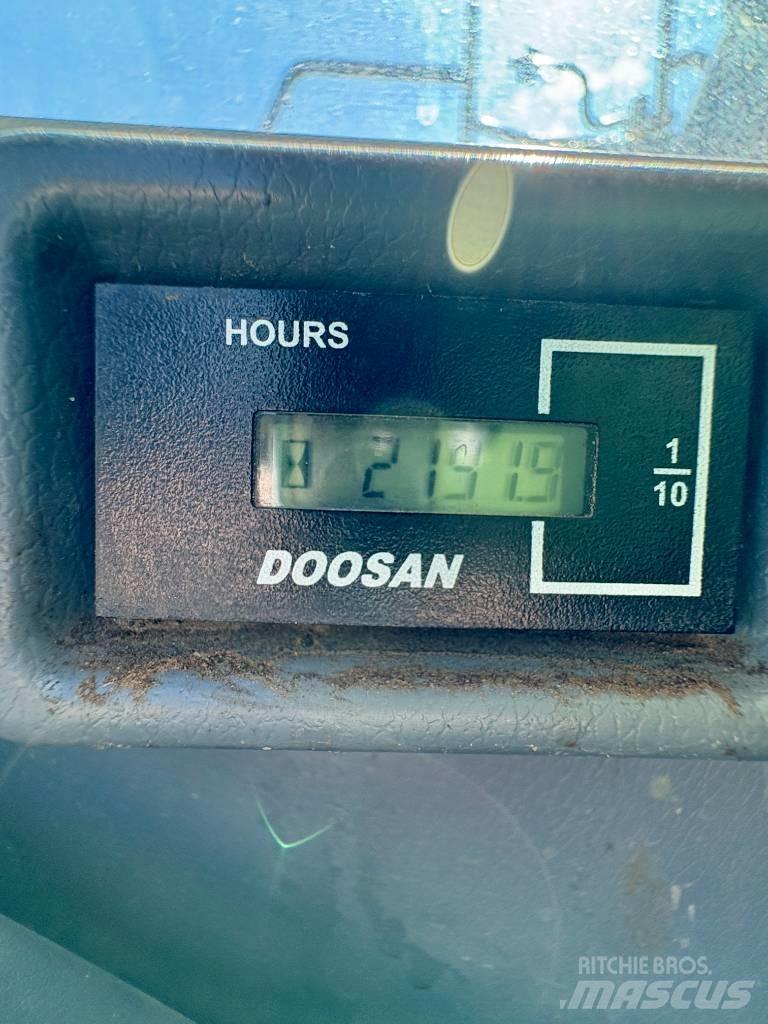 Doosan DX 140 LCR Верижен екскаватор