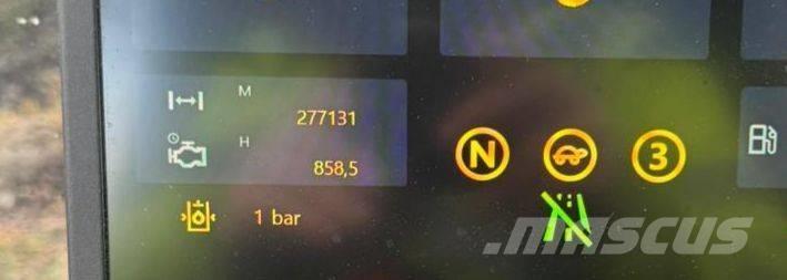 Komatsu 951 XC Харвестери