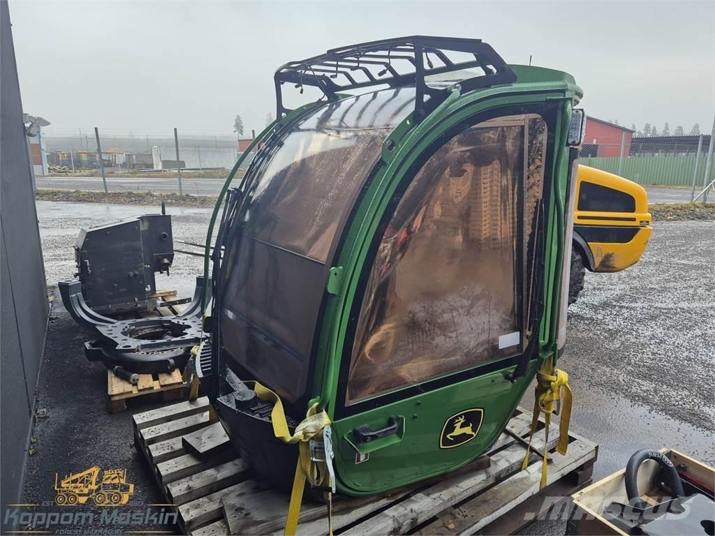 John Deere 1270G Кабина