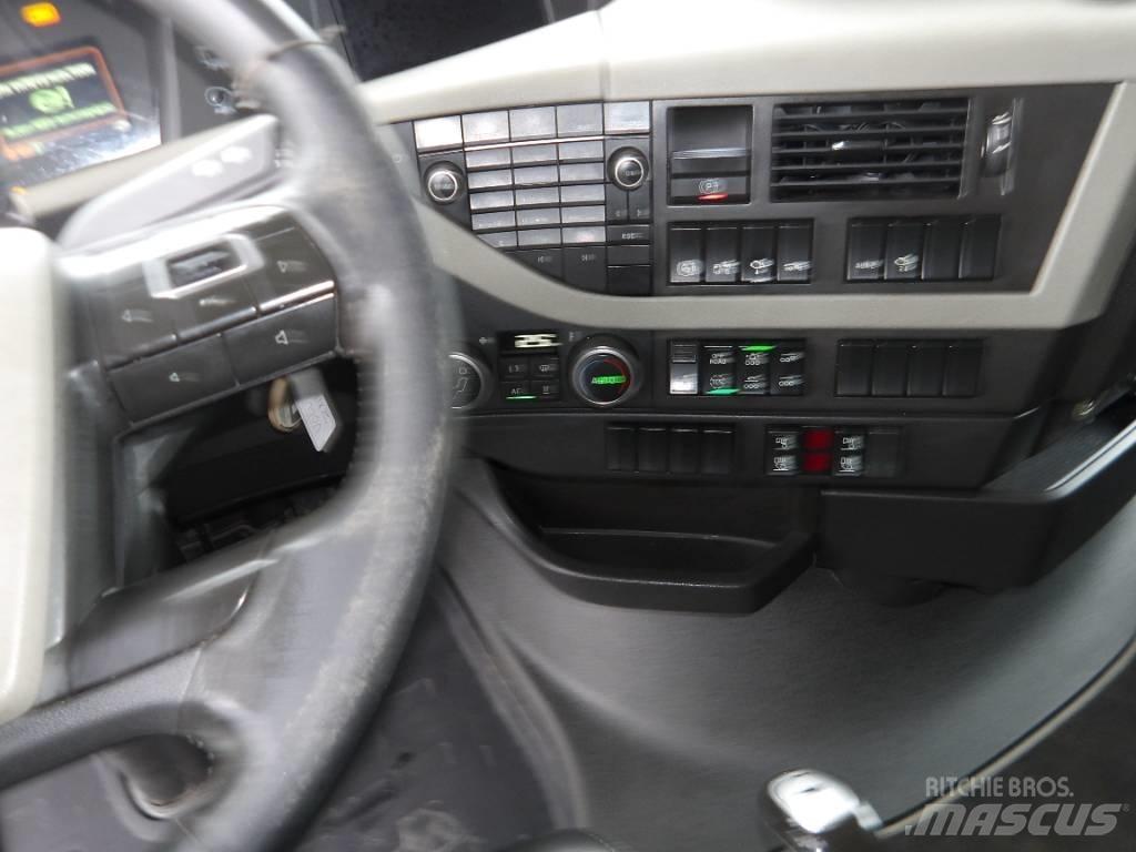 Volvo FH 540 8x4 Камиони с кран с кука