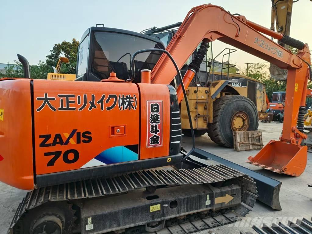 Hitachi ZX 70 Средни екскаватори 7т - 12т