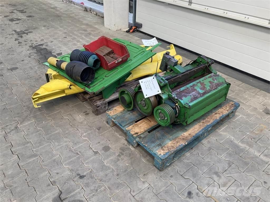 John Deere 8300 Самоходни фуражири