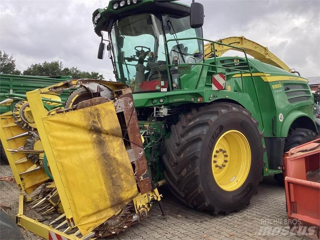 John Deere 8300 Самоходни фуражири