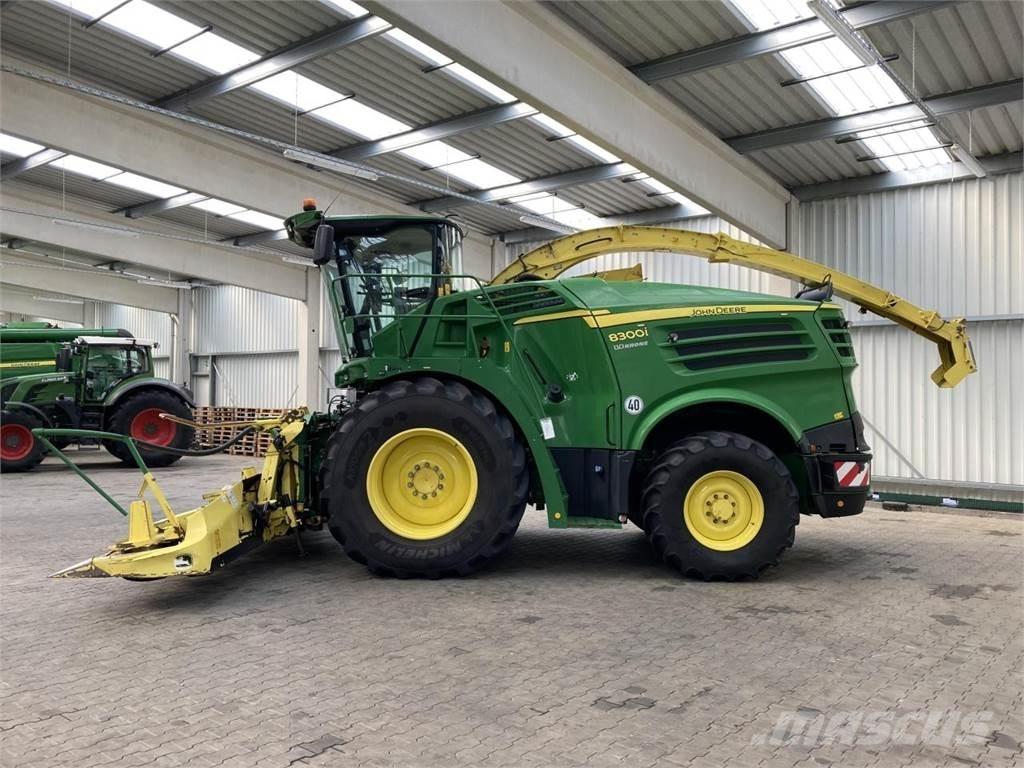 John Deere 8300 Самоходни фуражири