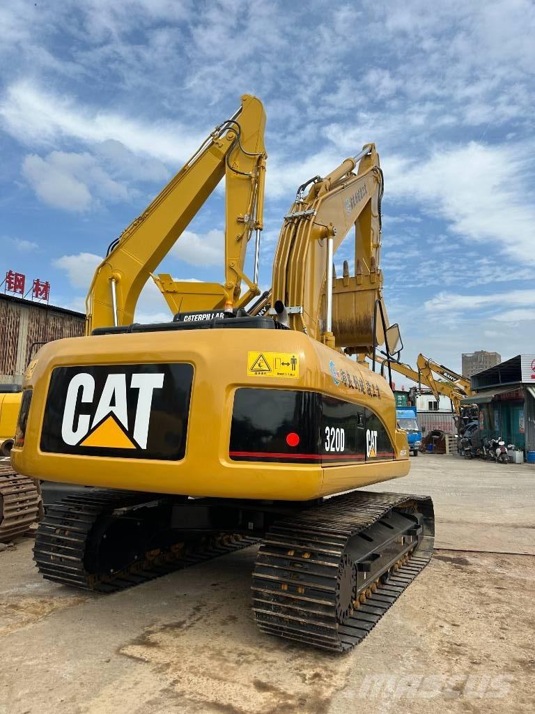 CAT 320 D Верижен екскаватор