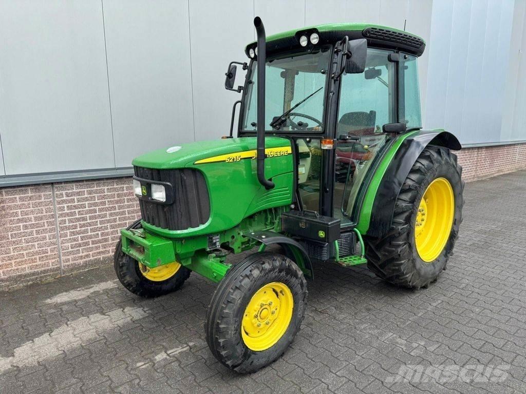 John Deere 5215 Трактори