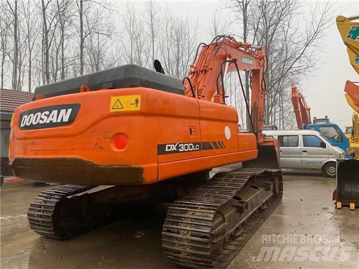 Doosan DX 300 Верижен екскаватор