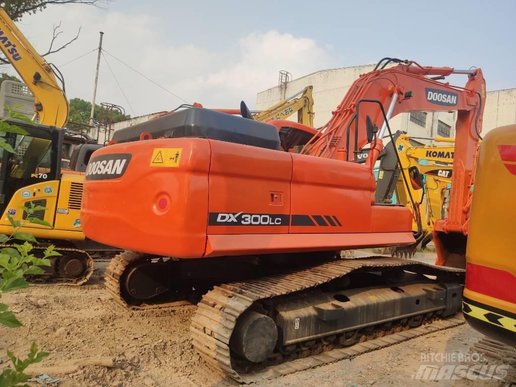 Doosan DX 300 Верижен екскаватор