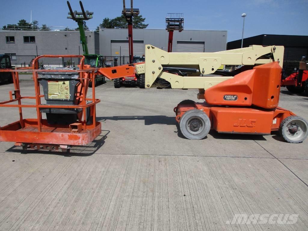 JLG E400AJPN (687) Компактни самоходни стрелови подемници
