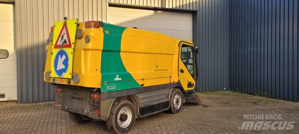 Johnston CX400 Автоматични метачки с четки