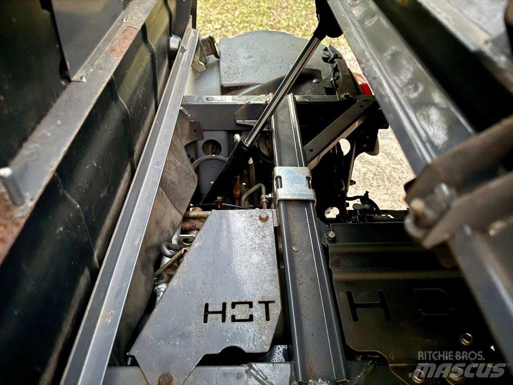 Kubota RTV-X 1140 Комунални съоражения