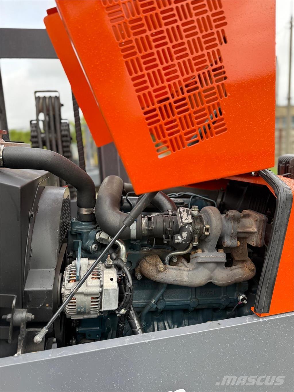 Combilift C5000 XL Повдигач с движение в 4 посоки