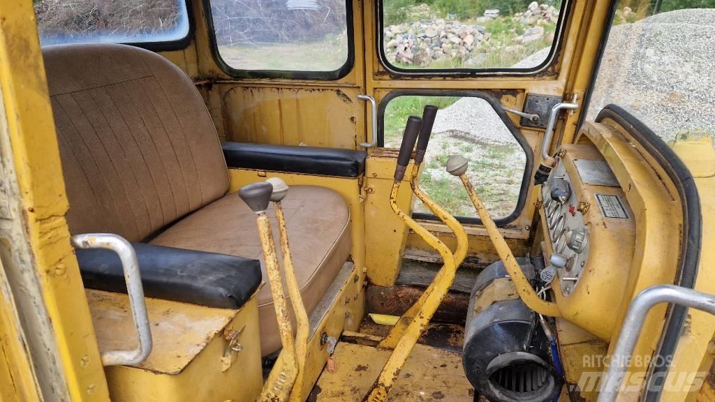 CAT D 4 D Верижни булдозери
