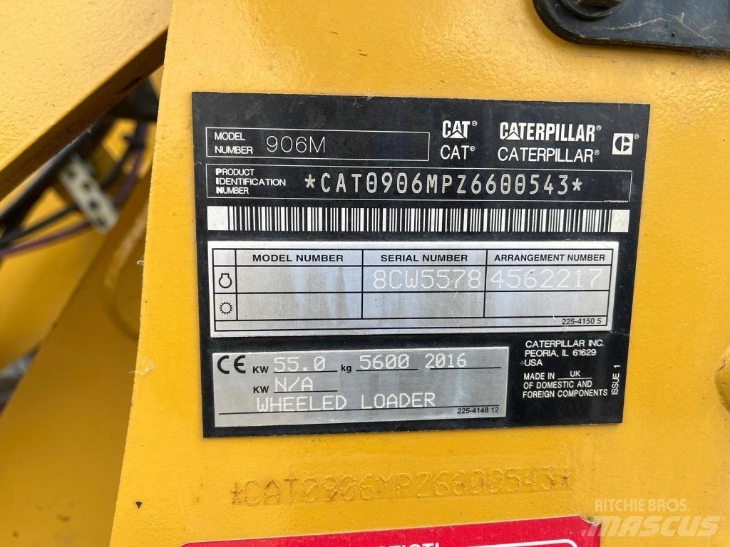 CAT 906M Колесни товарачи