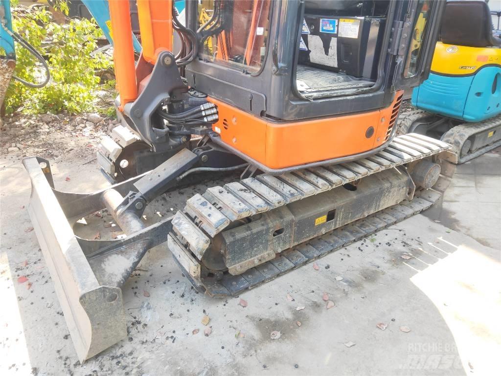 Hitachi ZX 30 U Мини екскаватори < 7 т