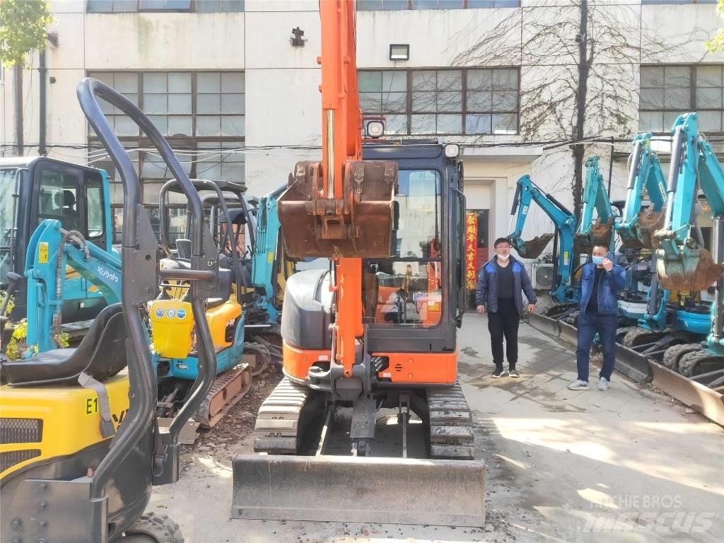 Hitachi ZX 30 U Мини екскаватори < 7 т