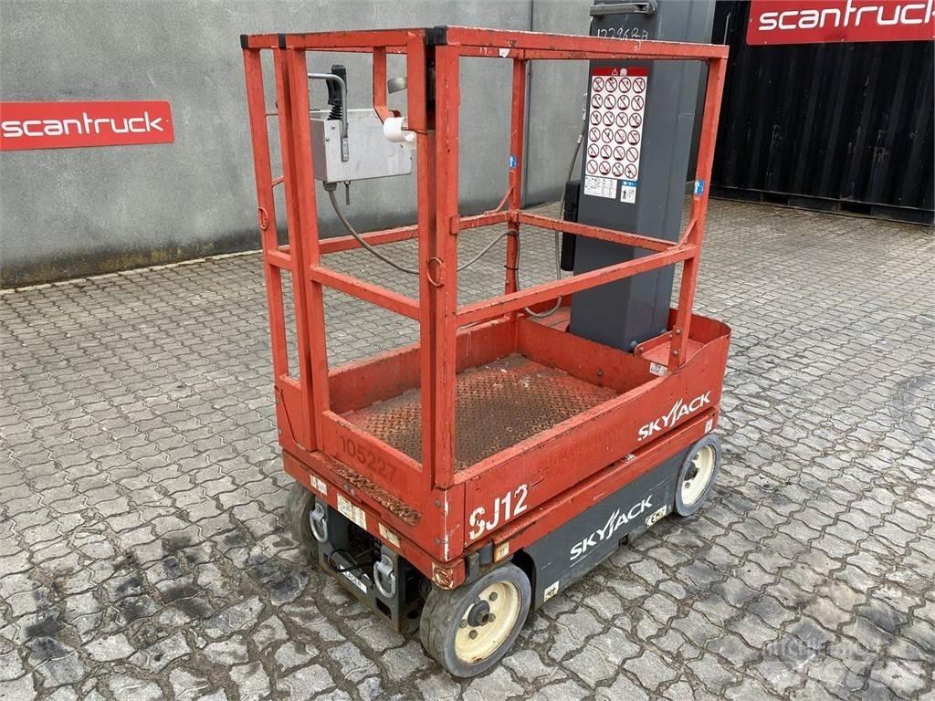 SkyJack SJ12 Вертикални мачтови повдигачи
