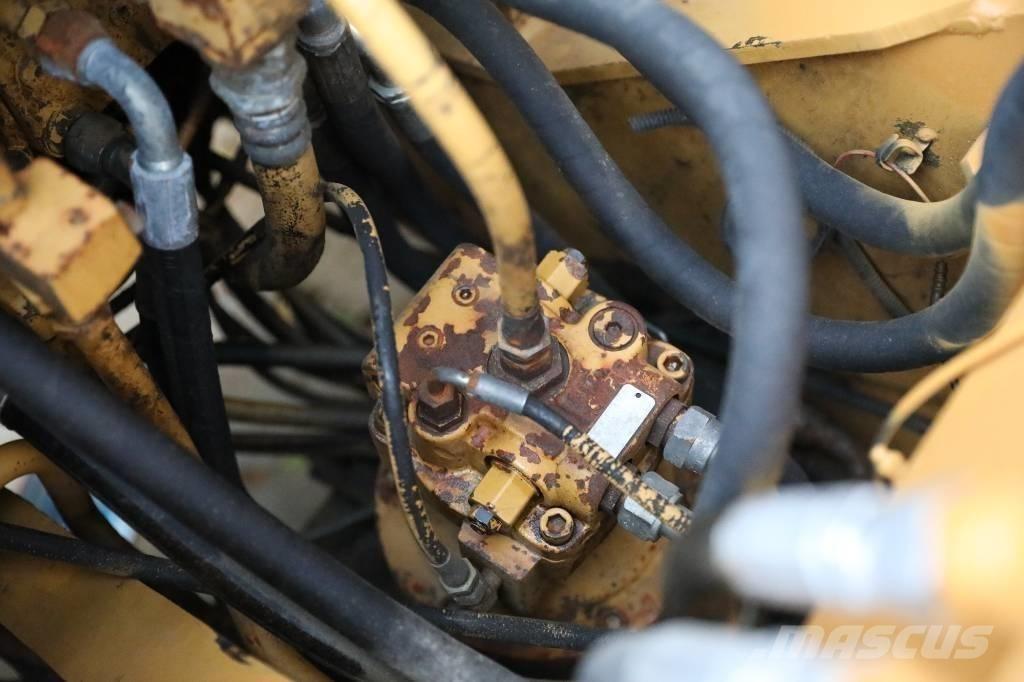 CAT E 70 B Мини екскаватори < 7 т