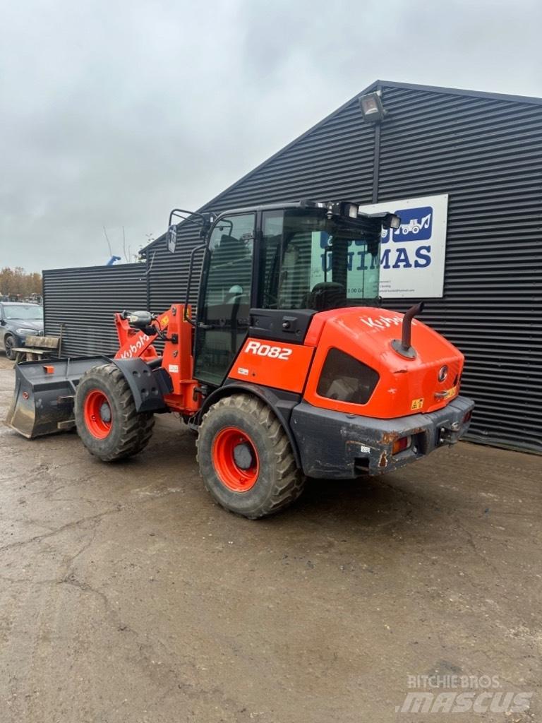 Kubota R 082 Колесни товарачи