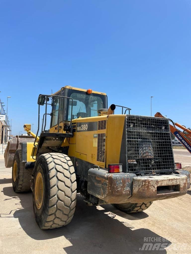 Komatsu WA 380 Колесни товарачи