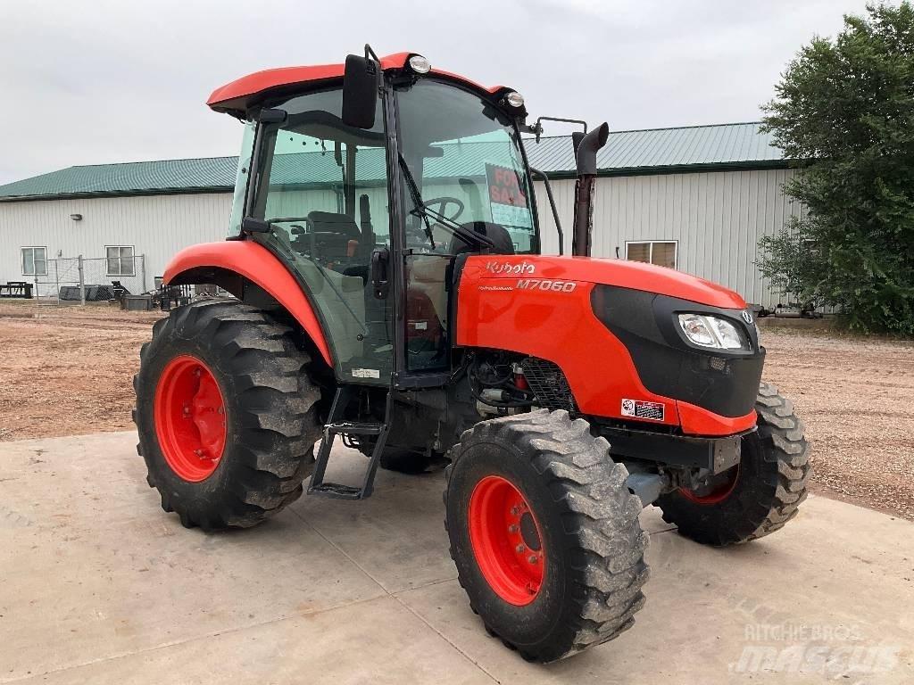 Kubota M 7060 Трактори