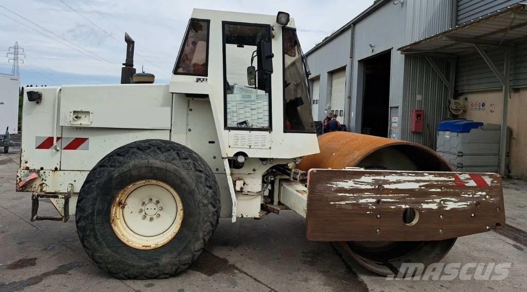 CAT CS583 C Еднобарабанни ролки
