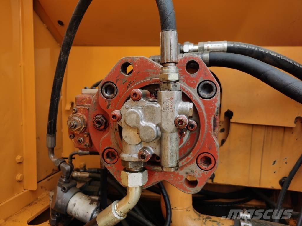 Hyundai R225LC-7 Верижен екскаватор