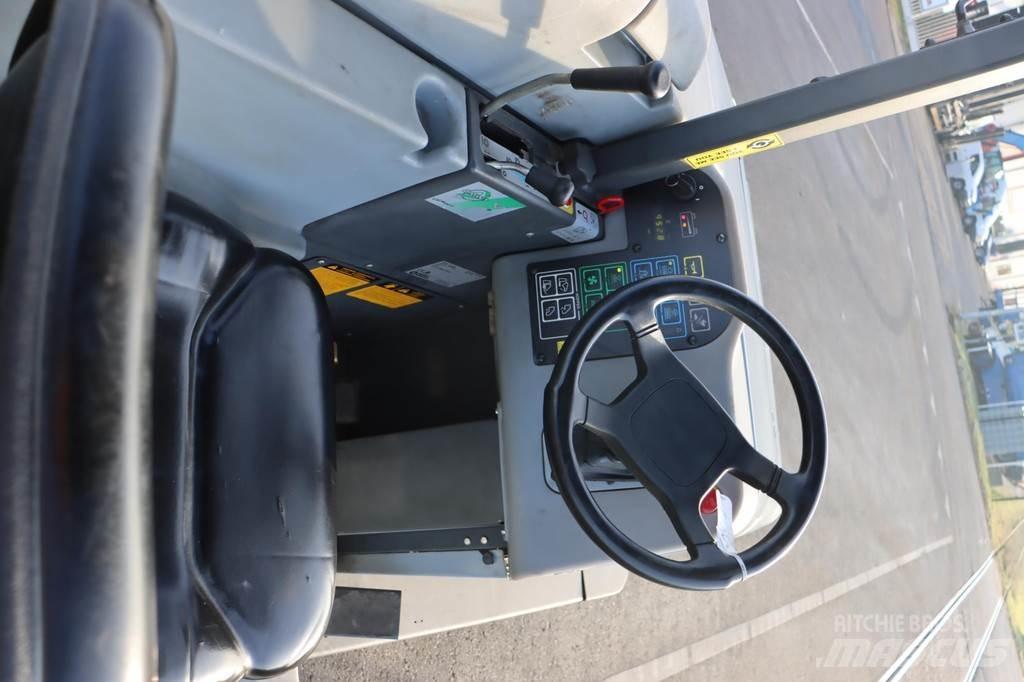 Nilfisk CR1200 Автоматични метачки с четки